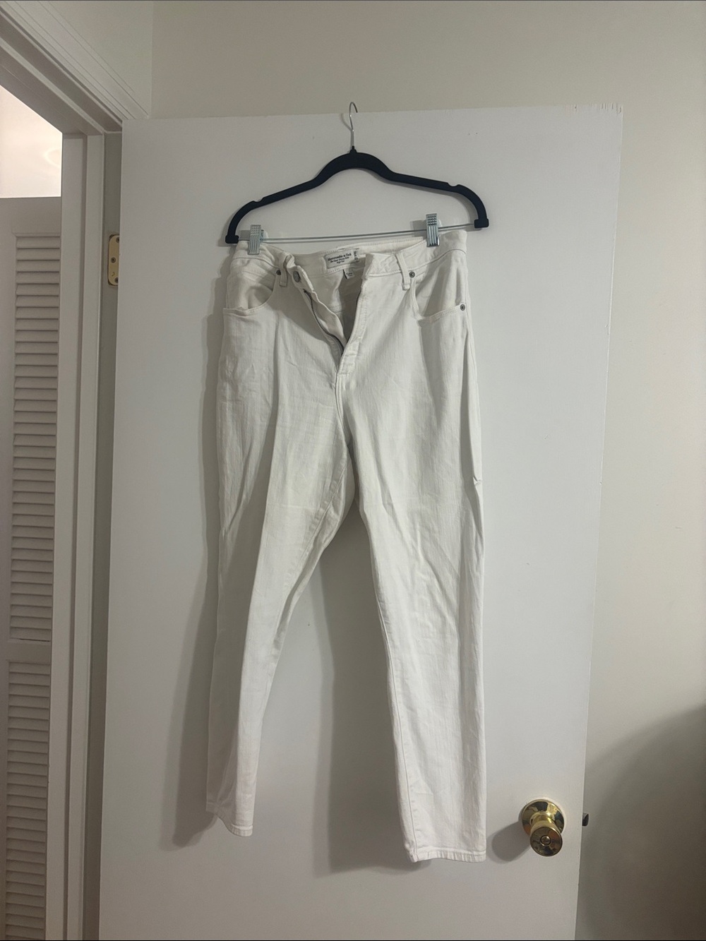 Women’s White High-Rise Jeans